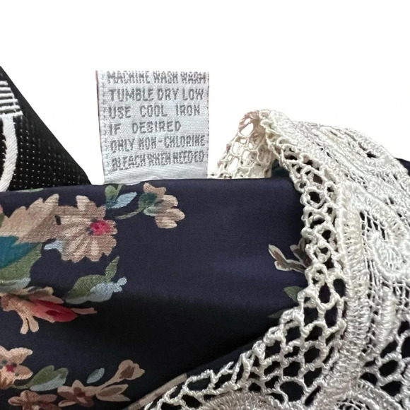 Vintage Cottagecore Floral Blouse w/ Lace Collar J&P Originals, Size 14 - Picture 6 of 7